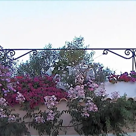 75 Steps Taverna And 3*